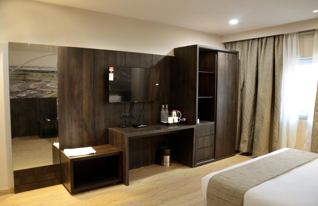 Noxx Residency Hotel Hāora Екстериор снимка