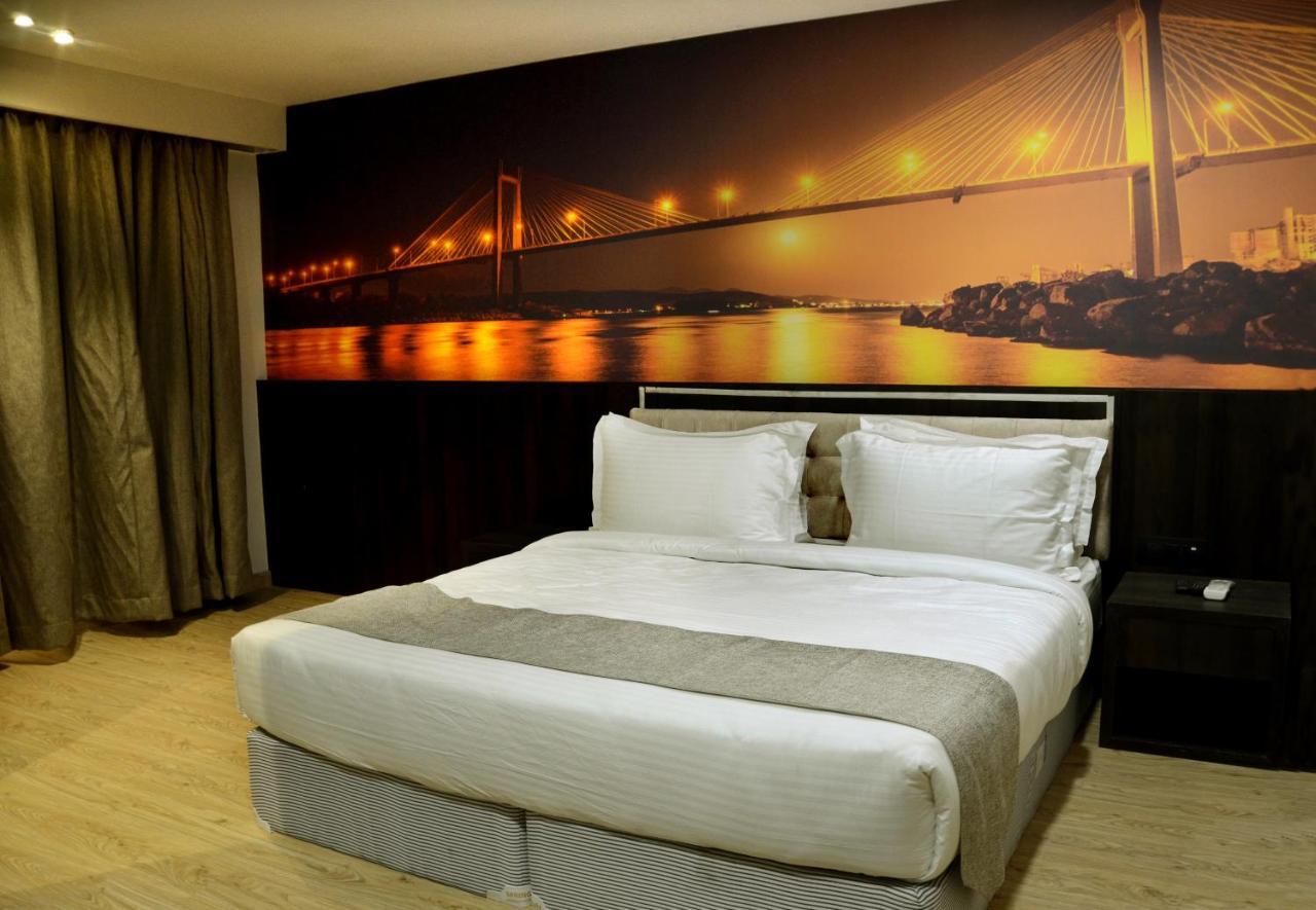Noxx Residency Hotel Hāora Екстериор снимка
