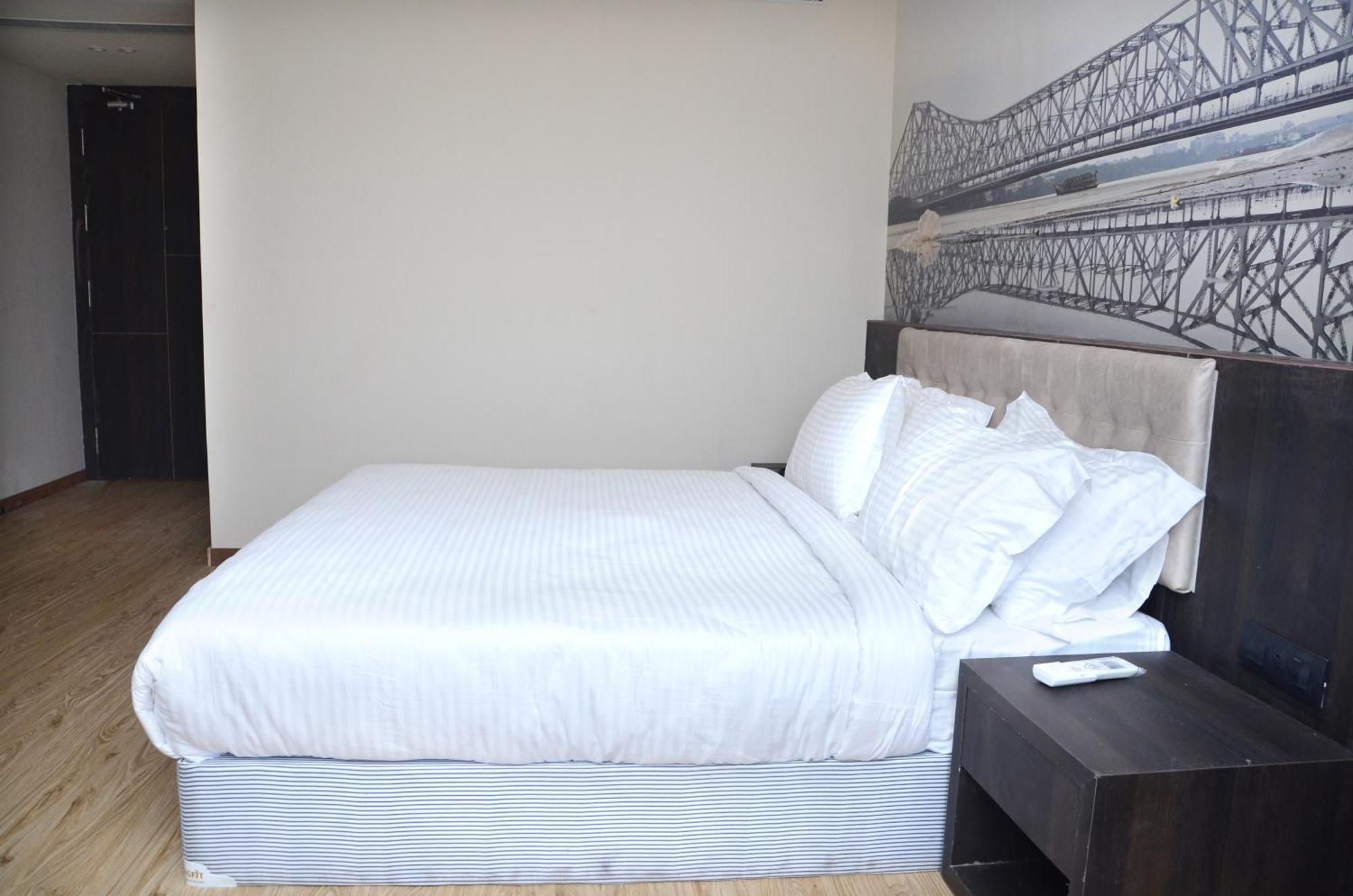 Noxx Residency Hotel Hāora Екстериор снимка